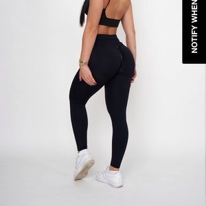 COPY - PcheeBum Scrunch Contour Leggings